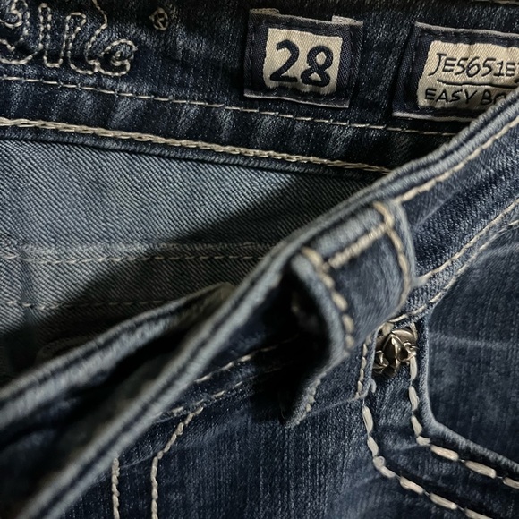 ⭐️SALE Miss Me Embellished Western Easy Boot Cut Jeans Size 28 - Picture 3 of 3